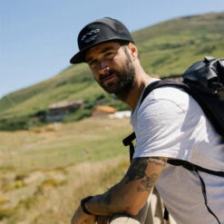 ORCA Casual Plane Visor Cap -Deep Wetsuit 202320Orca20Plane20Visor20MAZ6480120 20Black20Lifestyle201.2000x2000