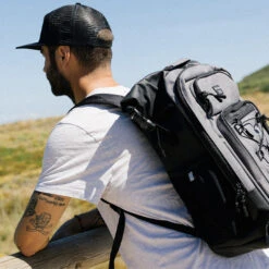 ORCA Casual Plane Visor Cap -Deep Wetsuit 202320Orca20Plane20Visor20MAZ6480120 20Black20Lifestyle202.2000x2000