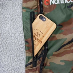 Northcore Beach Basha Sport Long Sleeve Changing Robe / Poncho -Deep Wetsuit 29245 202320Northcore20Beach20Basha20Sport20Long20Sleeve20Changing20Robe20Poncho20NOCO24N20 20Camo2010.2000x2000