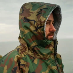 Northcore Beach Basha Sport Long Sleeve Changing Robe / Poncho -Deep Wetsuit 29245 202320Northcore20Beach20Basha20Sport20Long20Sleeve20Changing20Robe20Poncho20NOCO24N20 20Camo208.2000x2000