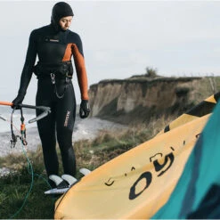 Mystic Marshall 3mm Neoprene Hood 10 Mystic Marshall 3mm Neoprene Hood -Deep Wetsuit 31717 202120Mystic20Marshall20Long203mm20Neoprene20Hood2020003020 20Black20444.2000x2000