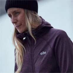 GILL Womens Dart Hoody -Deep Wetsuit 34884 202220Gill20Womens20Dart20Hoody201101W20 20Fig20111.2000x2000