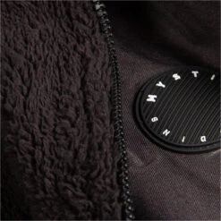 Mystic Deluxe Poncho / Changing Robe 11 Mystic Deluxe Poncho / Changing Robe -Deep Wetsuit 35201 202320Mystic20Deluxe20Explore20Poncho20Changing20Robe2021009320 20Sea20Salt20Green20a2.2000x2000