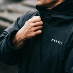 Mystic Dark Tech Series Explore 2.0 Poncho -Deep Wetsuit 41714 202320Mystic20Dark20Tech20Series20Explore202.020Poncho2035018.23001520 20Black203.2000x2000