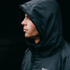 Mystic Dark Tech Series Explore 2.0 Poncho -Deep Wetsuit 41714 202320Mystic20Dark20Tech20Series20Explore202.020Poncho2035018.23001520 20Black204.2000x2000