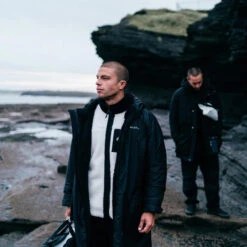 Mystic Dark Tech Series Explore 2.0 Poncho -Deep Wetsuit 41714 202320Mystic20Dark20Tech20Series20Explore202.020Poncho2035018.23001520 20Black206.2000x2000