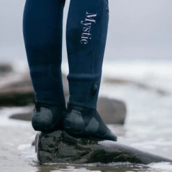Mystic Supreme 7mm Split Toe Wetsuit Boot -Deep Wetsuit 42058 202220Mystic20Supreme203mm20Split20Toe20Wetsuit20Boot2035015.230032 20Black20Lifestyle203.2000x2000