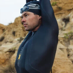 2XU Mens P:1 Propel Swim Wetsuit -Deep Wetsuit 42252 2023202XU20Mens20P120Propel20Triathlon20Wetsuit20MW4991c2020Black2020Ambition20Lifestyle204.2000x2000