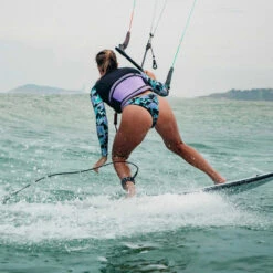 Mystic Womens Jayde Long Sleeve Rash Vest -Deep Wetsuit 43093 202320Mystic20Womens20Jayde20Long20Sleeve20Crop20Rash20Vest2035001.23015820 20Black20Lifestyle201.2000x2000