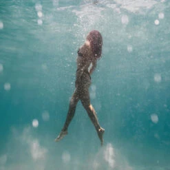 Mystic Womens Bruna Bikini Top 10 Mystic Womens Bruna Bikini Top -Deep Wetsuit 43930 202320Mystic20Womens20Bruna20Bikini20Top2035109.23028320 20Black2020Glitter2020Lifestyle201.2000x2000