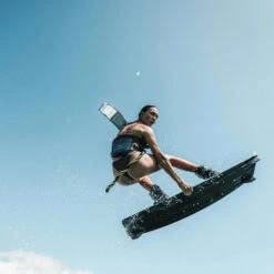 Mystic Womens Bruna Bikini Top 9 Mystic Womens Bruna Bikini Top -Deep Wetsuit 43930 202320Mystic20Womens20Bruna20Bikini20Top2035109.23028320 20Black2020Glitter2020Lifestyle203.2000x2000