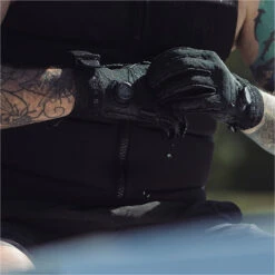 Radar Vapor-K Boa Inside-Out Wakeboarding Gloves -Deep Wetsuit 44359 202320Radar20Vapor K20Boa20Inside Out20Wakeboarding20Gloves20R23GL VA K20 20Black20Shadow20Ariaprene20Lifestyle202.2000x2000