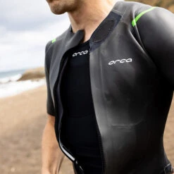 ORCA Mens Aesir Flex Swimrun Wetsuit -Deep Wetsuit 44974 202320Orca20Mens20Aesir20Flex20Men20Swimrun20Wetsuit20MN33050120 20Black20Lifestyle202.2000x2000