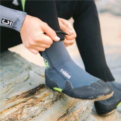 Junior Legend 5mm Zipped Round Toe Wetsuit Boots -Deep Wetsuit 45721 202320C Skins20Junior20Legend205mm20Zipped20Neoprene20Wetsuit20Boots20C BOLE5JZ20 20Black2020Flash20Green2020Charcoal20Lifestyle.2000x2000