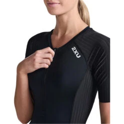 2XU Womens Aero Sleeved Trisuit -Deep Wetsuit 45789 2023202XU20Aero20Sleeved20Trisuit20WT6431d20 20Black20White204.2000x2000