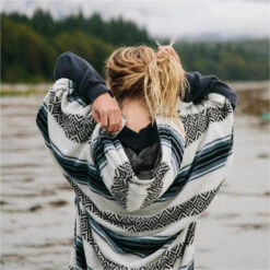 Slowtide Oso Hooded Towel Change Robe / Poncho -Deep Wetsuit 45971 202320Slowtide20Oso20Hooded20Towel20Change20Robe20Poncho20ST3220 20White207.2000x2000