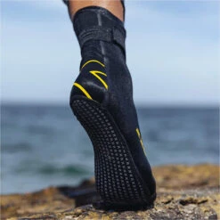 2XU Propel Neoprene Booties -Deep Wetsuit 46024 2023202XU20Propel20Neoprene20Booties20UW7023e20 20Black20Ambition205.2000x2000