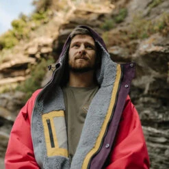 Red Paddle Co. Recovered EVO Pro Long Sleeve Change Robe / Poncho -Deep Wetsuit 46254 202420Red20Paddle20Co20EVO20Pro20Short20Sleeve20Change20Robe2020Poncho20002 009 00620 20Burgundy2020Pink208.2000x2000