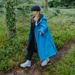 Red Paddle Co. Junior Dry Pro Change Robe / Poncho -Deep Wetsuit 46260 202420Red20Paddle20Co20Junior20Dry20Pro20Change20Robe2020Poncho2000200900601820 20Marine20203.2000x2000